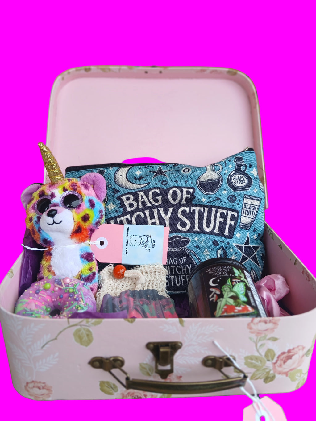 Self-care gift box: Soy candle, soap and beauty goodies