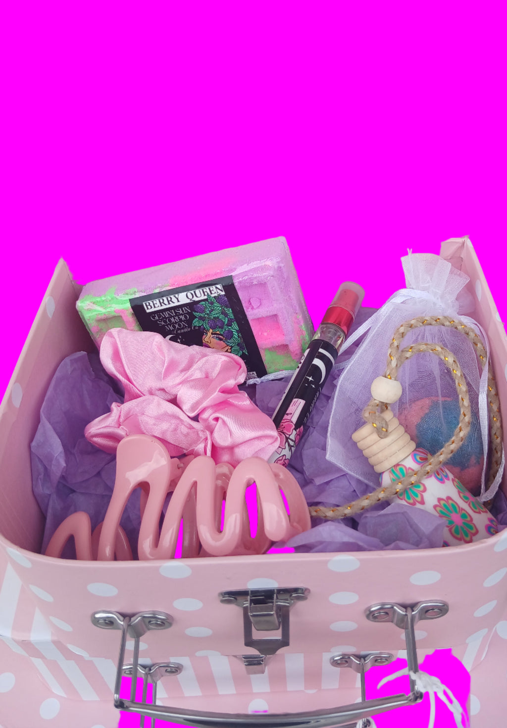 Self-care gift box: Soy candle, soap and beauty goodies