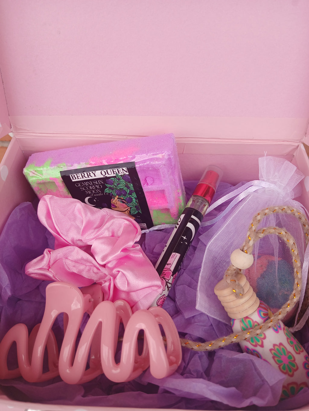 Self-care gift box: Soy candle, soap and beauty goodies