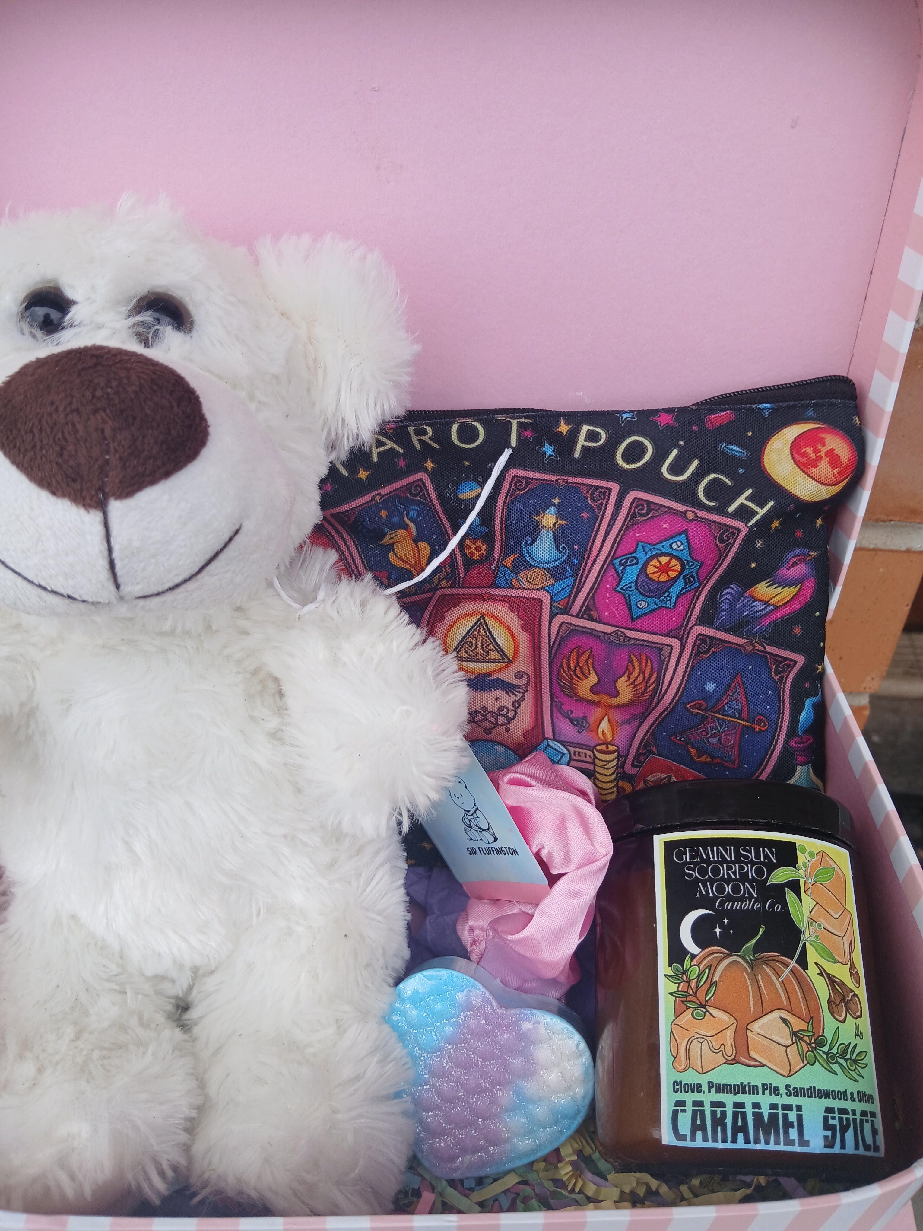 Self-care gift box: Soy candle, soap and beauty goodies