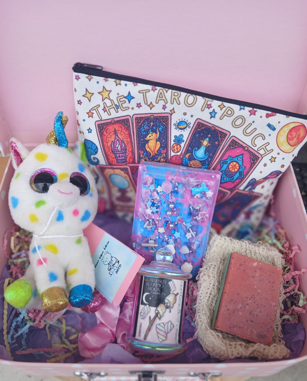 Self-care gift box: Soy candle, soap and beauty goodies