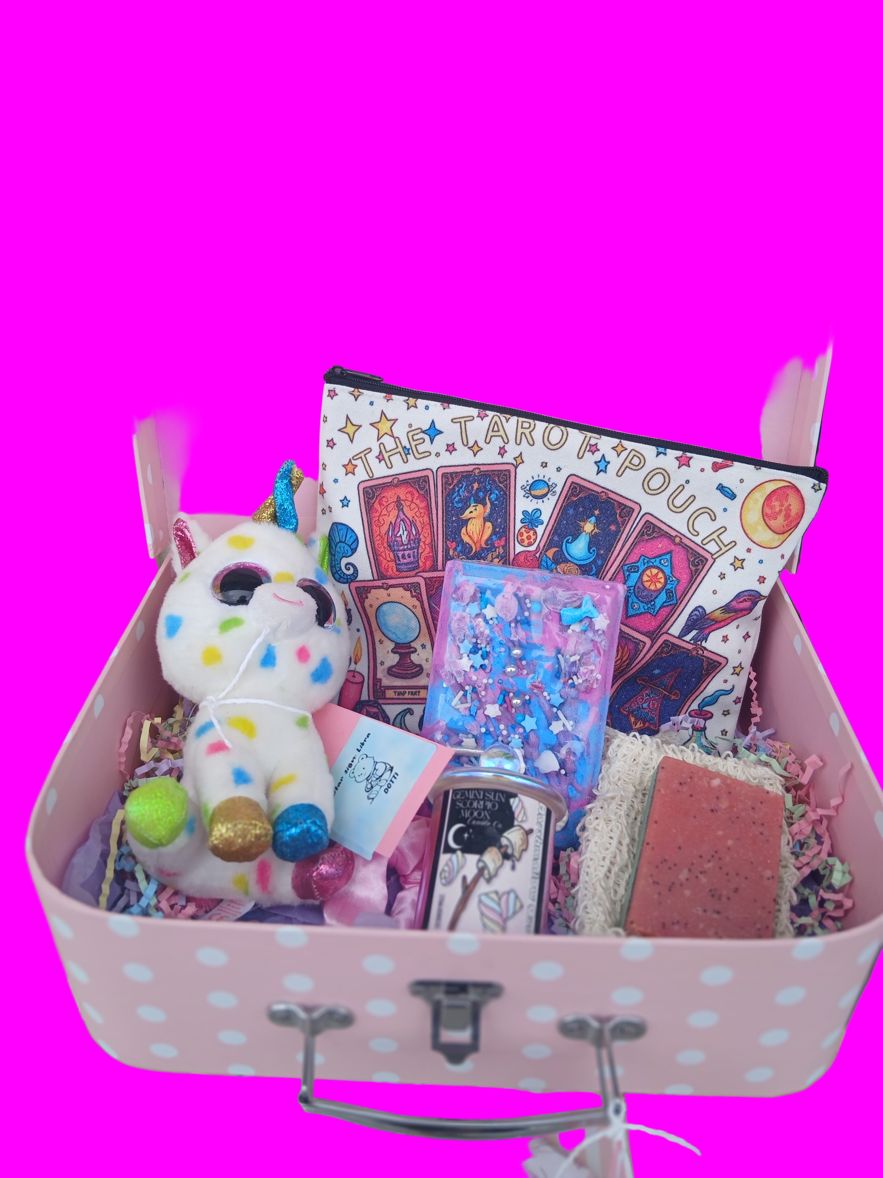 Self-care gift box: Soy candle, soap and beauty goodies