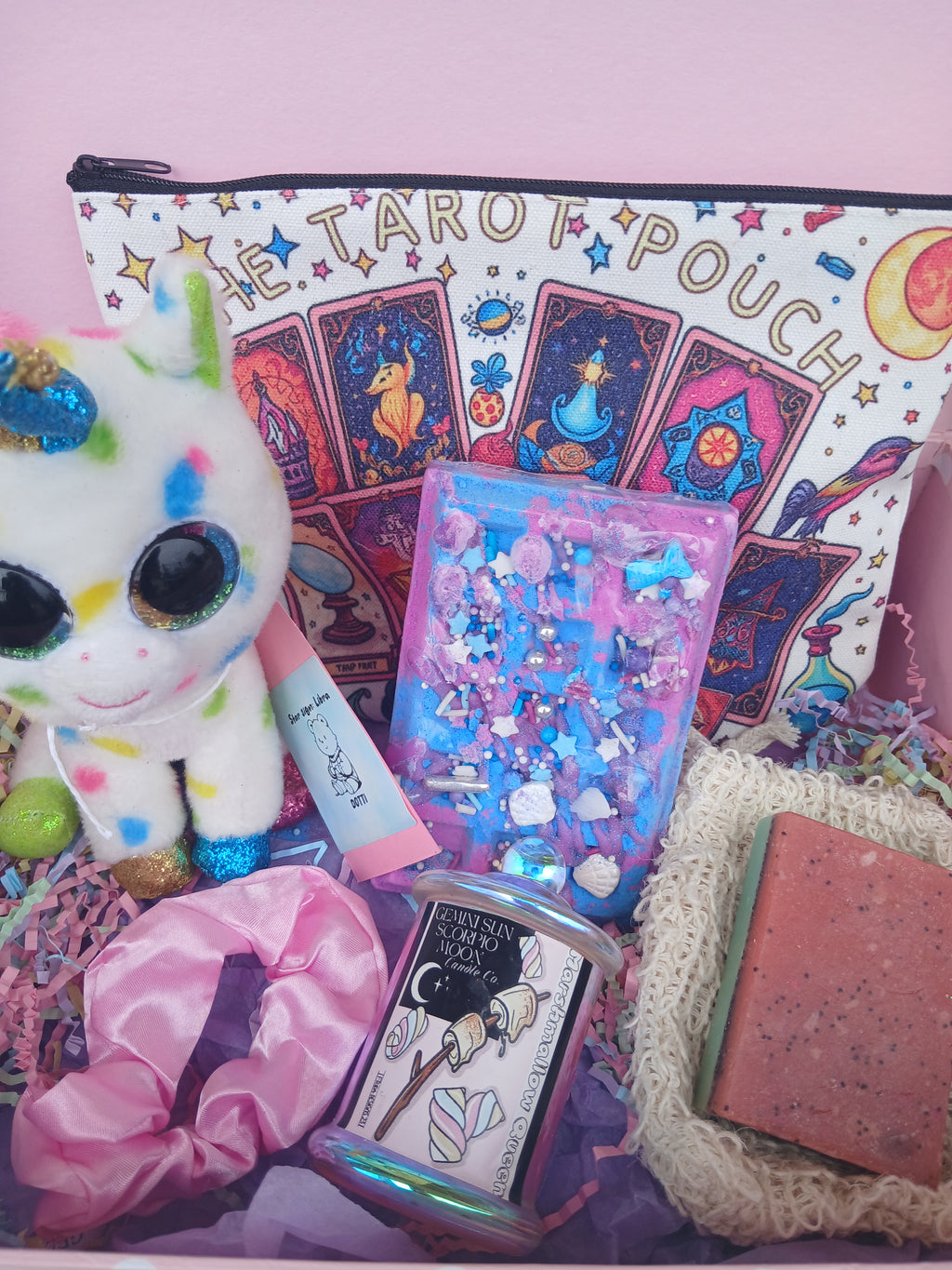 Self-care gift box: Soy candle, soap and beauty goodies