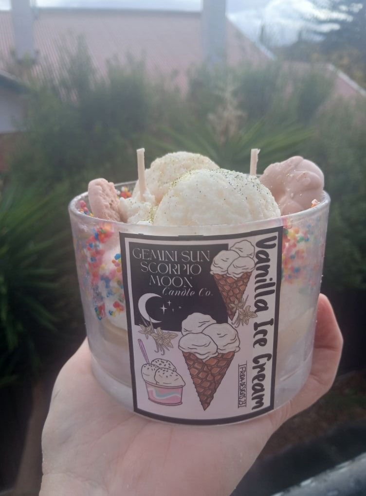 Vanilla icecream Dessert candle