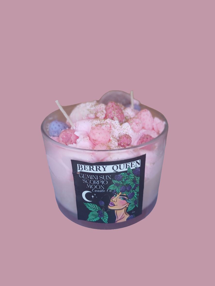 Berry Queen Dessert Candle in extra large luxe design with raspberry and vanilla