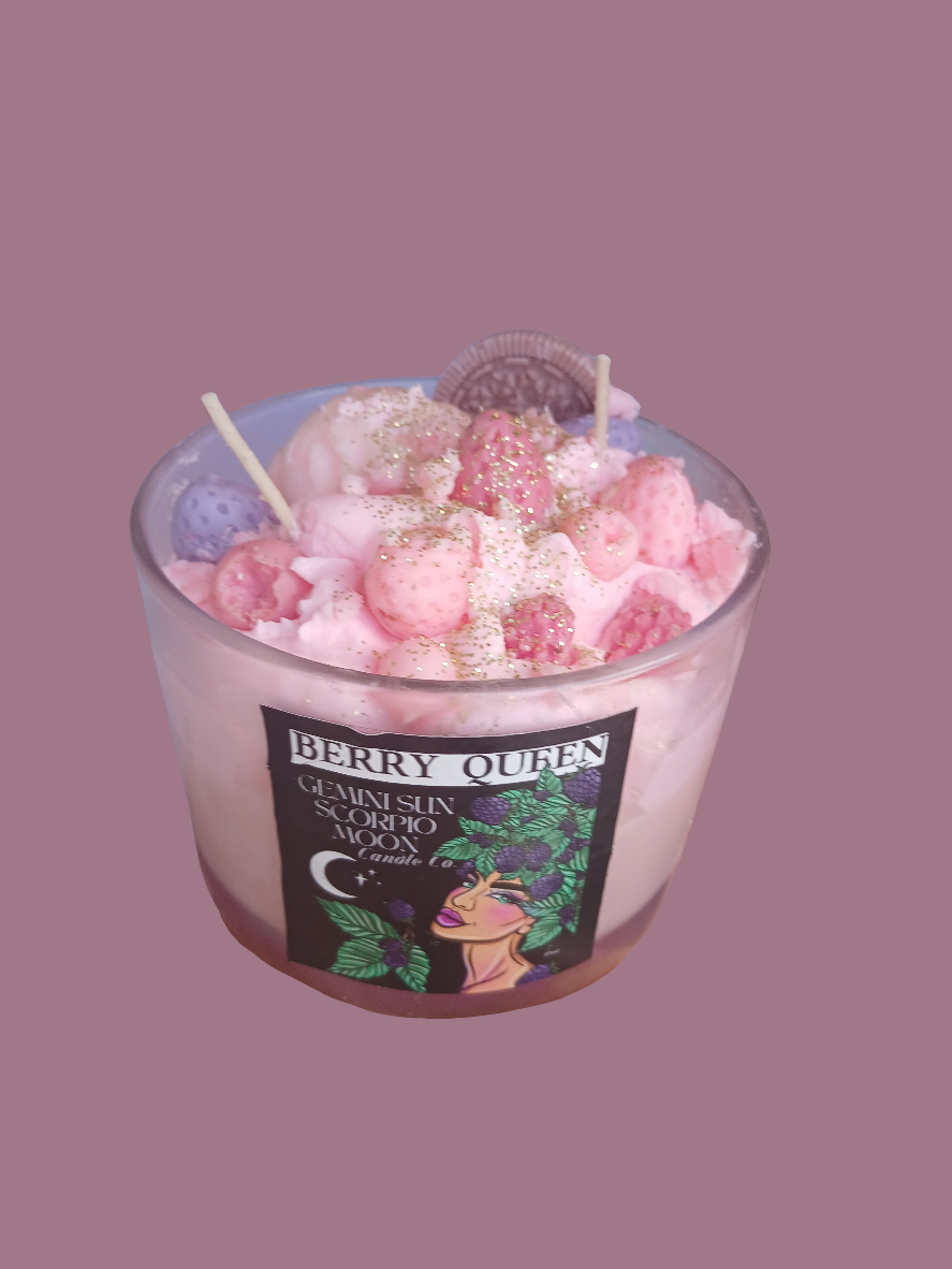 Berry Queen Dessert Candle in extra large luxe design with raspberry and vanilla