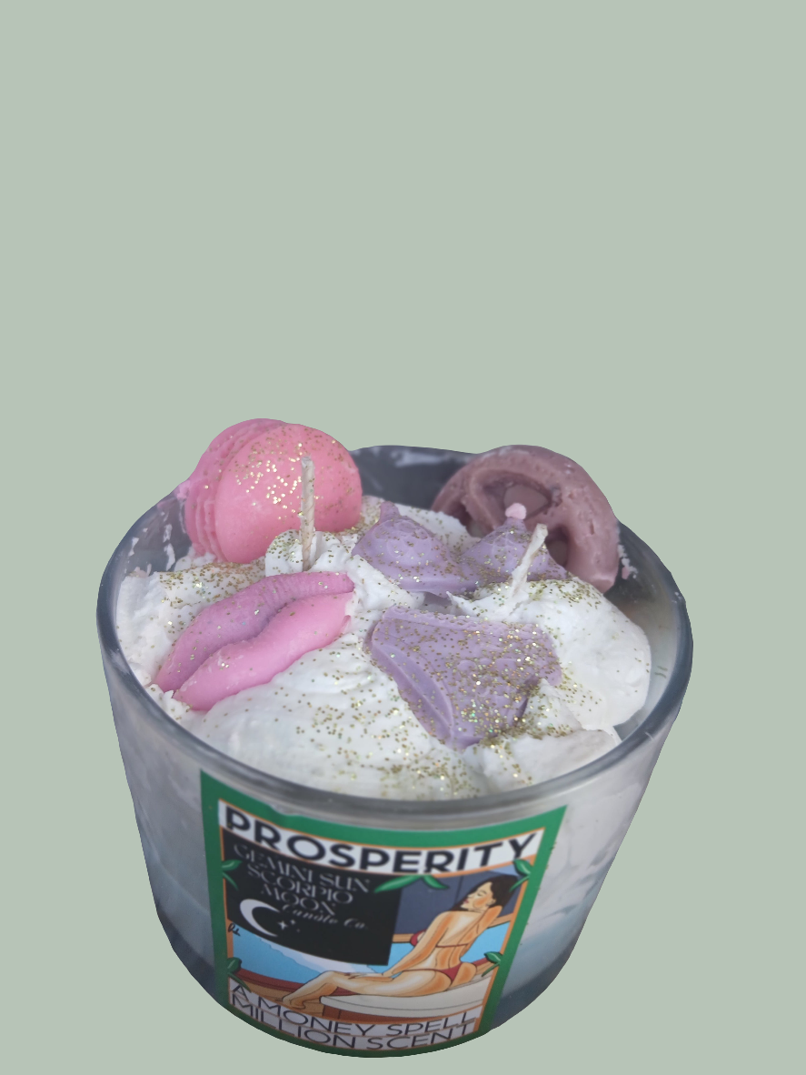 Handmade dessert candles with unique design perfect gift with large size in soy wax blend.