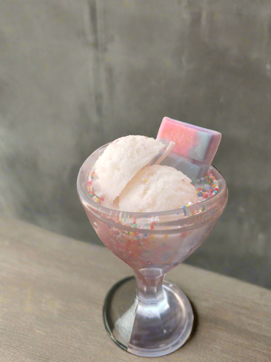 Vanilla icecream Sundae Dessert candle